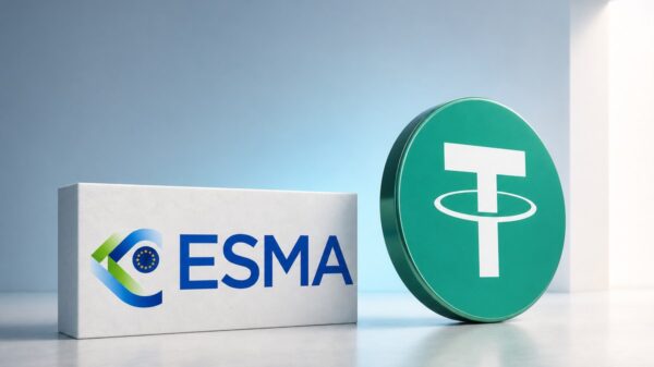 Ein weißer Steinsockel mit dem ESMA-Logo steht neben einer gleich großen grünen Tether-Münze, die sich zu einem hellen Ausgang neigt.