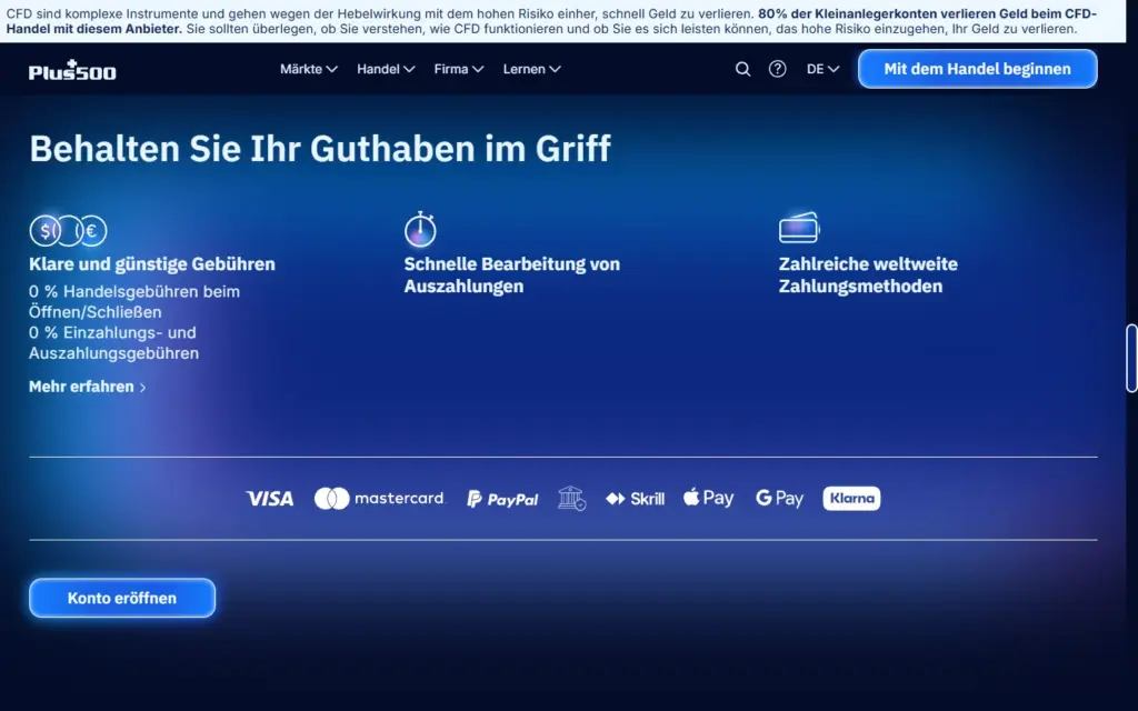 Startseite von plus500.com, Abschnitt Gebühren, Auszahlungen und Zahlungsmethoden